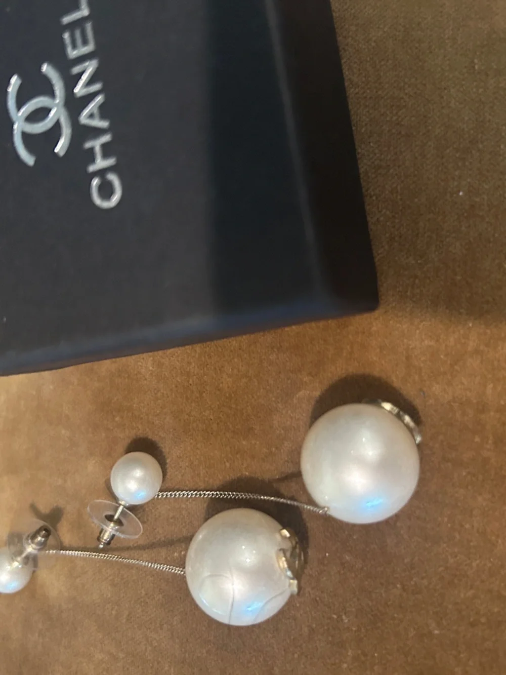 CHANEL White Pearl Double-Sided Drop Earrings with Silver Chains